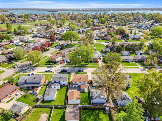 30022 White Street, Gibraltar, MI 48173