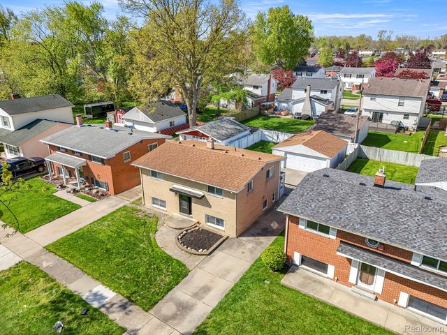 30022 White Street, Gibraltar, MI 48173