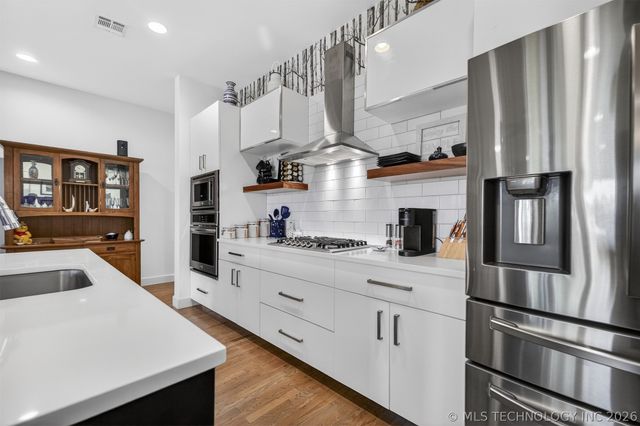 1129 E 7th Street B13, Tulsa, OK 74120