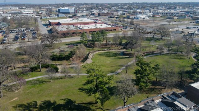 1129 E 7th Street B13, Tulsa, OK 74120