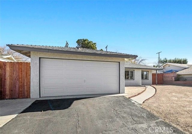 44532 Andale, Lancaster, CA 93535