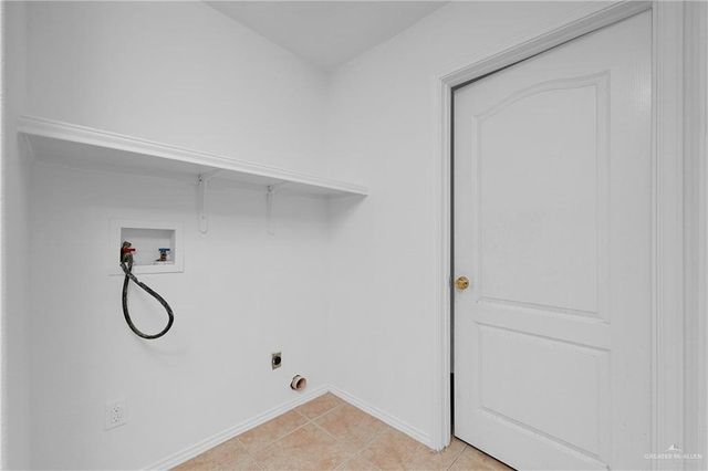 586 Paseo Lindo Street, Rio Grande City, TX 78582