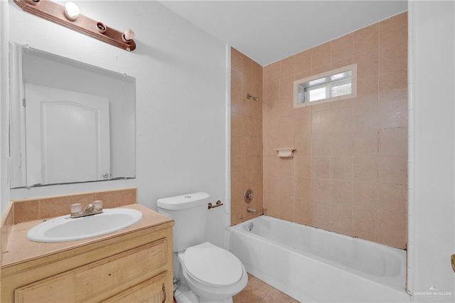 586 Paseo Lindo Street, Rio Grande City, TX 78582