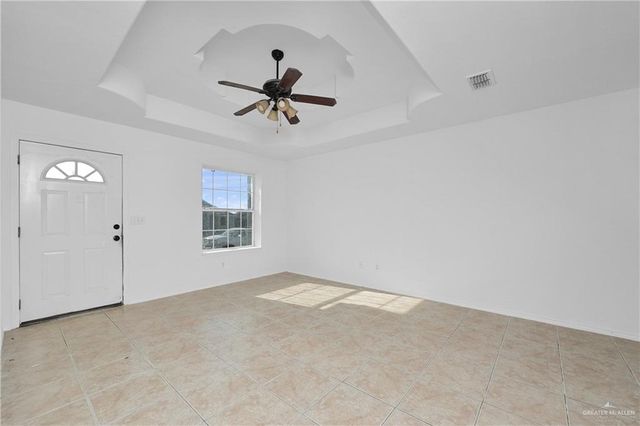 586 Paseo Lindo Street, Rio Grande City, TX 78582