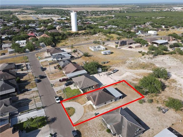 586 Paseo Lindo Street, Rio Grande City, TX 78582