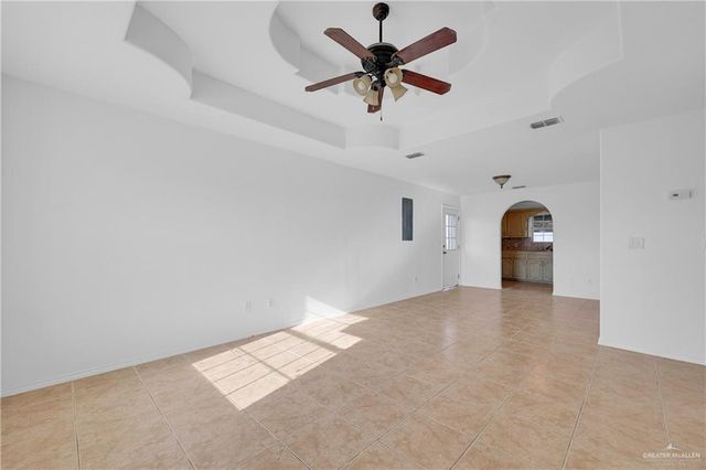 586 Paseo Lindo Street, Rio Grande City, TX 78582