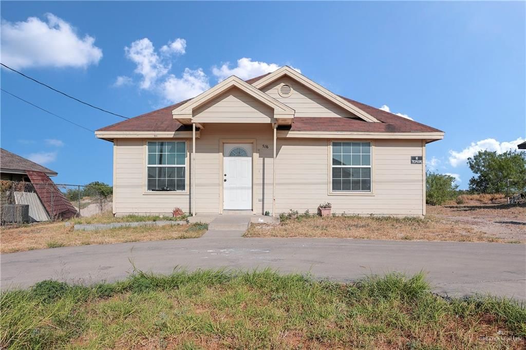 586 Paseo Lindo Street, Rio Grande City, TX 78582