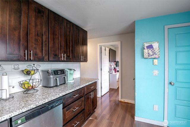 6655 E Portland Avenue, Tacoma, WA 98404