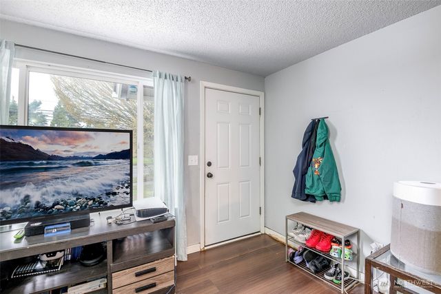 6655 E Portland Avenue, Tacoma, WA 98404