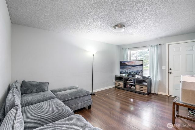 6655 E Portland Avenue, Tacoma, WA 98404