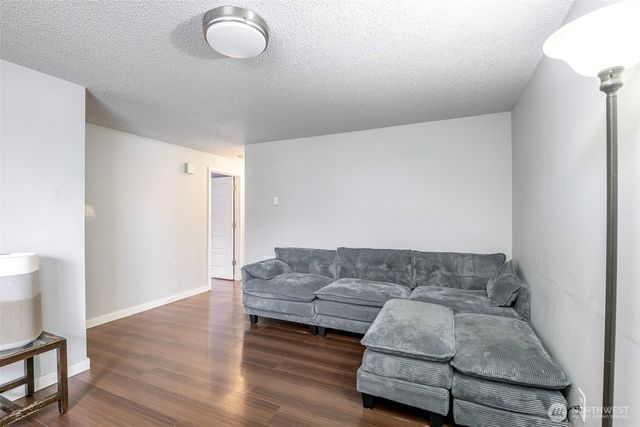 6655 E Portland Avenue, Tacoma, WA 98404