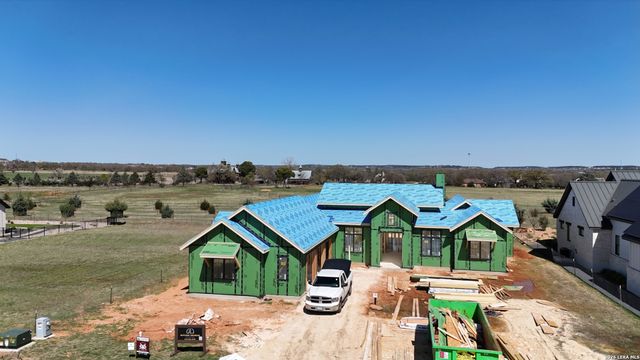 208 Interlaken St, Fredericksburg, TX 78624