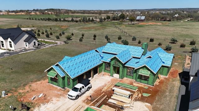208 Interlaken St, Fredericksburg, TX 78624