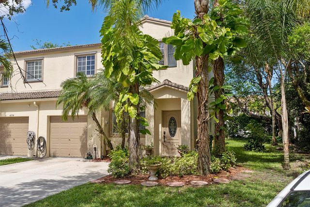 4776 Lago Vista Drive, Coconut Creek, FL 33073