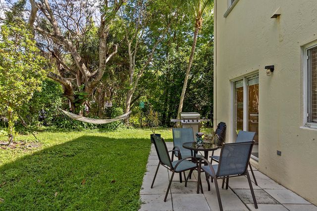 4776 Lago Vista Drive, Coconut Creek, FL 33073