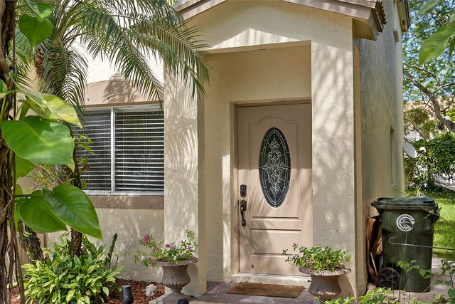 4776 Lago Vista Drive, Coconut Creek, FL 33073