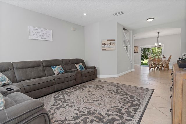 4776 Lago Vista Drive, Coconut Creek, FL 33073