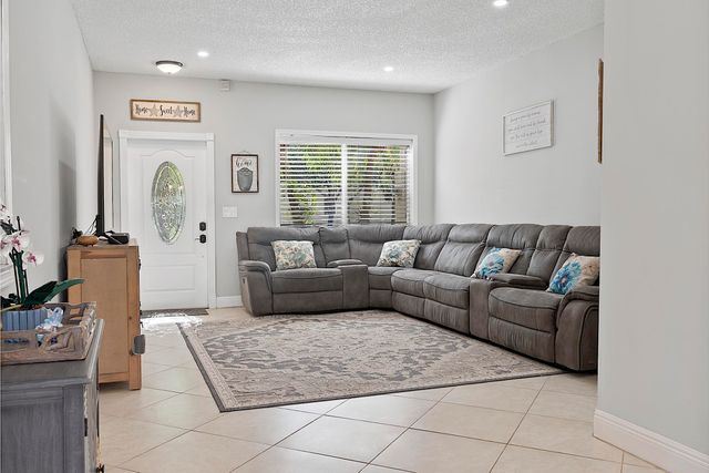 4776 Lago Vista Drive, Coconut Creek, FL 33073
