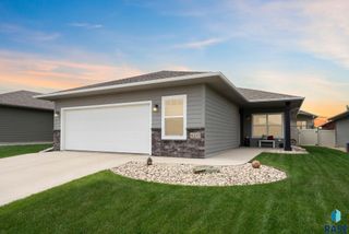6213 S Buffalo Ridge Ave, Sioux Falls, SD 57108