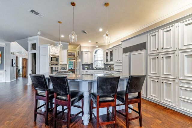 8311 Shoregrove Drive, Houston, TX 77346
