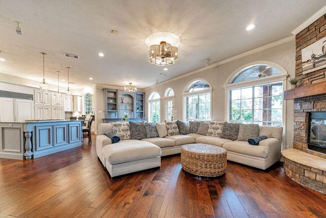 8311 Shoregrove Drive, Houston, TX 77346