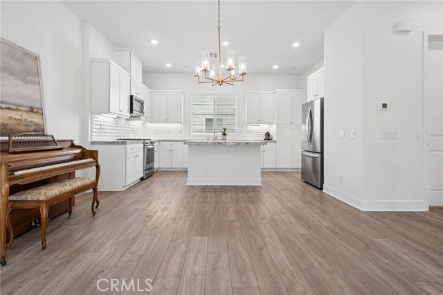 27060 Deer Way, Valencia (santa Clarita), CA 91381