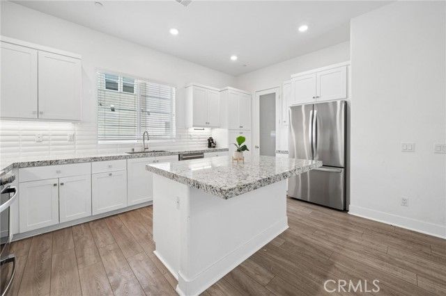 27060 Deer Way, Valencia (santa Clarita), CA 91381