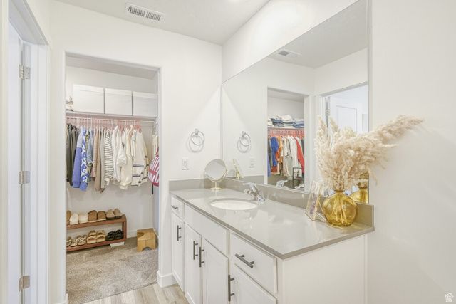 978 E DRIFTER LN, Saratoga Springs, UT 84045