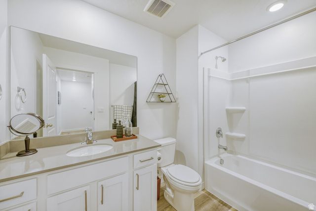 978 E DRIFTER LN, Saratoga Springs, UT 84045