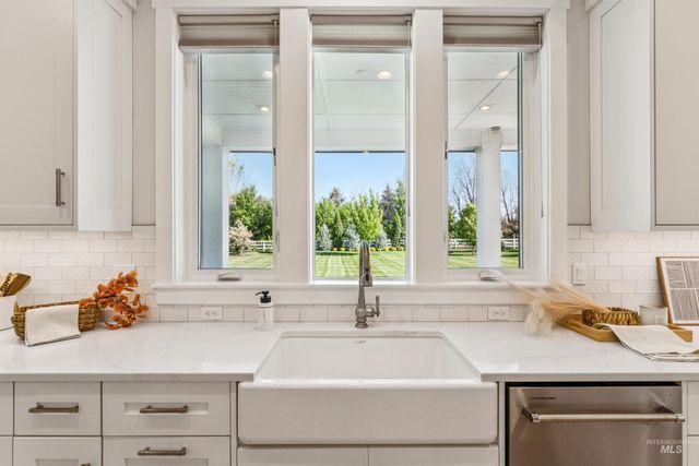 4250 W Sugarberry Ct, Eagle, ID 83616