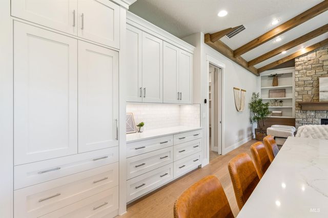 4250 W Sugarberry Ct, Eagle, ID 83616