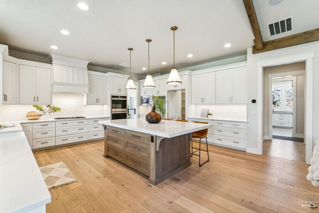 4250 W Sugarberry Ct, Eagle, ID 83616