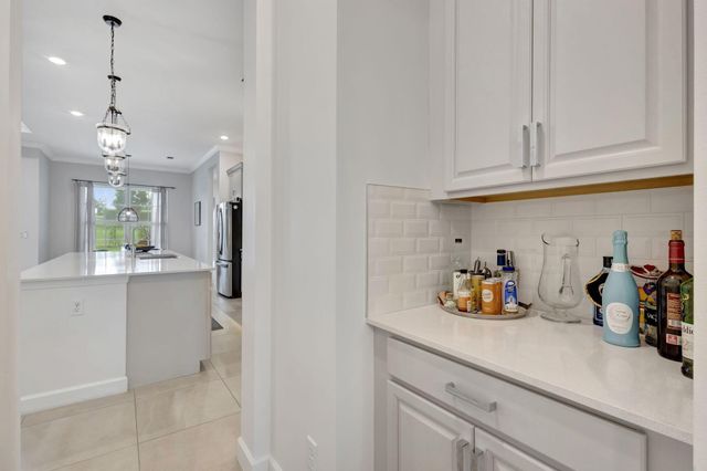 870 Hookline Circle, The Acreage, FL 33470