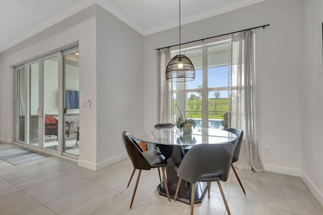 870 Hookline Circle, The Acreage, FL 33470