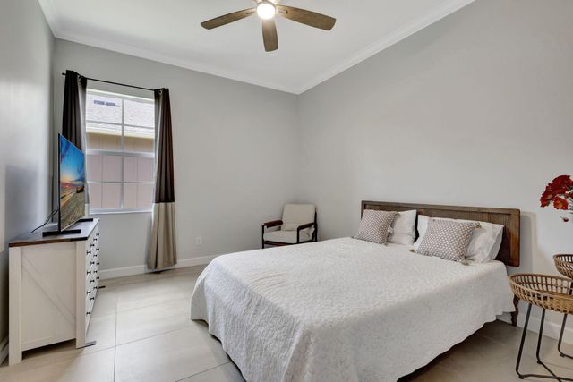 870 Hookline Circle, The Acreage, FL 33470