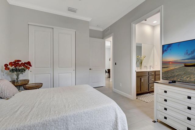 870 Hookline Circle, The Acreage, FL 33470