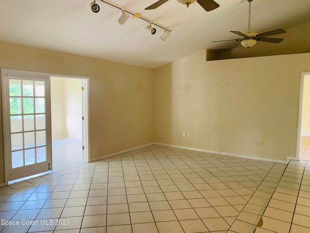 1337 Helvenston Street NW, Palm Bay, FL 32907