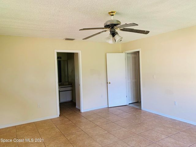1337 Helvenston Street NW, Palm Bay, FL 32907