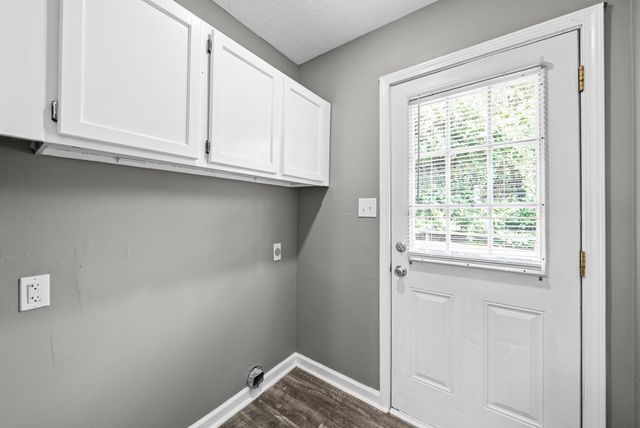825 Washington Ave, Oak Grove, KY 42262