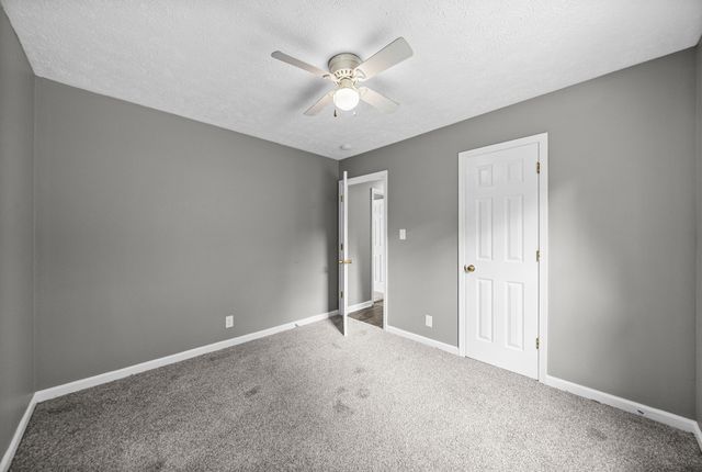 825 Washington Ave, Oak Grove, KY 42262