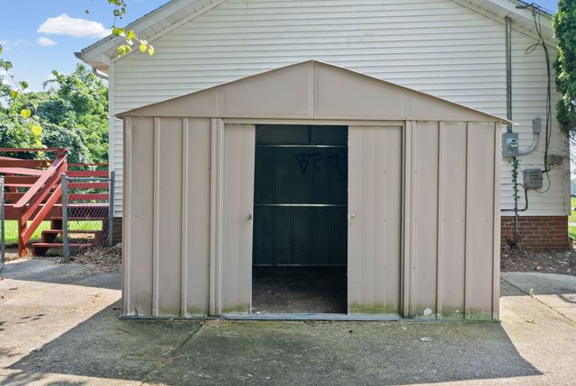825 Washington Ave, Oak Grove, KY 42262