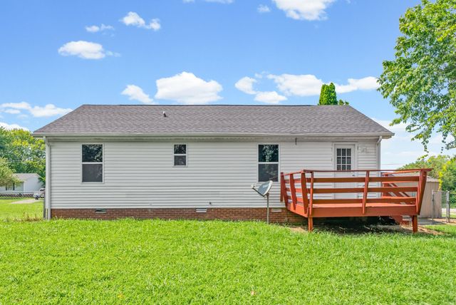 825 Washington Ave, Oak Grove, KY 42262