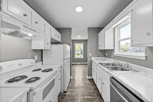 825 Washington Ave, Oak Grove, KY 42262
