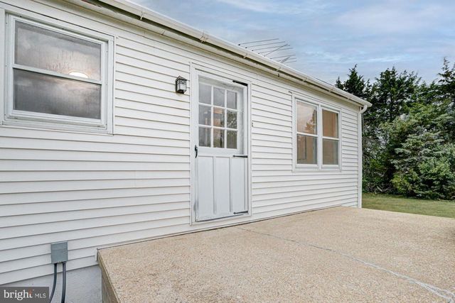 911 BLACKBIRD LANDING RD, Townsend, DE 19734