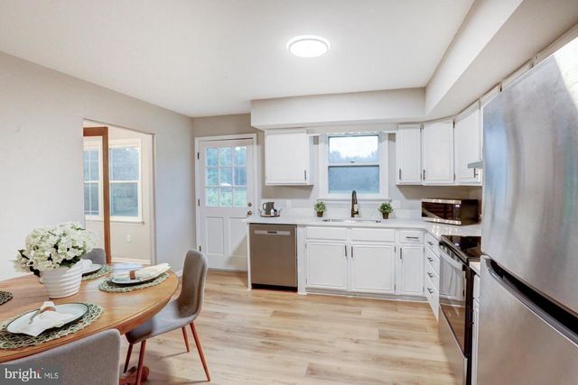 911 BLACKBIRD LANDING RD, Townsend, DE 19734