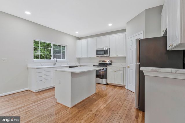 2906 FAIRFAX METRO LN, Vienna, VA 22181