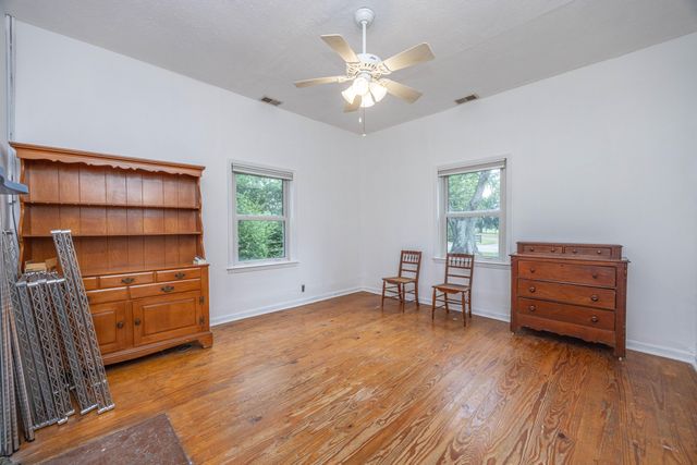 1371 Clintonville Road, Paris, KY 40361