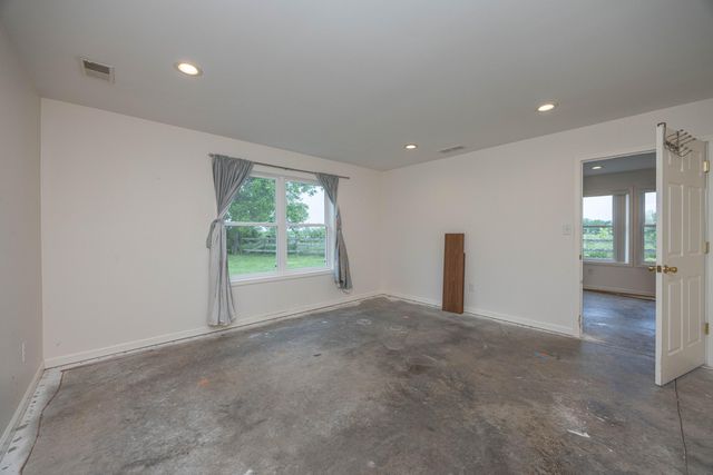 1371 Clintonville Road, Paris, KY 40361