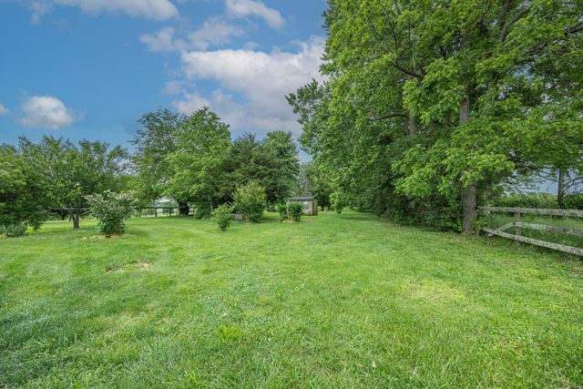 1371 Clintonville Road, Paris, KY 40361