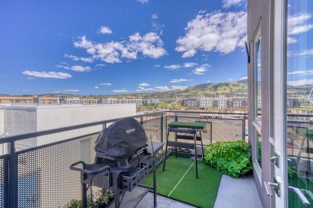 3512 Vision Cmn 501, Fremont, CA 94538